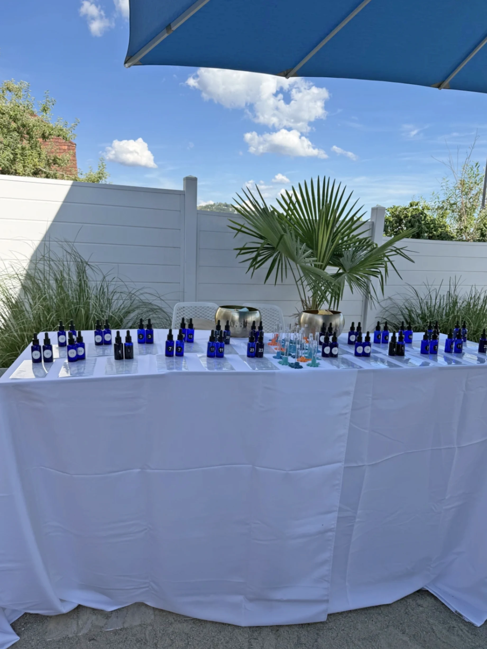 Parfum Mixing Bar: mobiles Dufterlebnis als Eventmodul für Firmenfeier und Gala für bis zu 2.000 Gäste